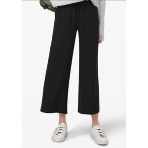 Lululemon On The Fly Wide Leg 7/8 Pant Woven Black Size 12 Work Athleisure